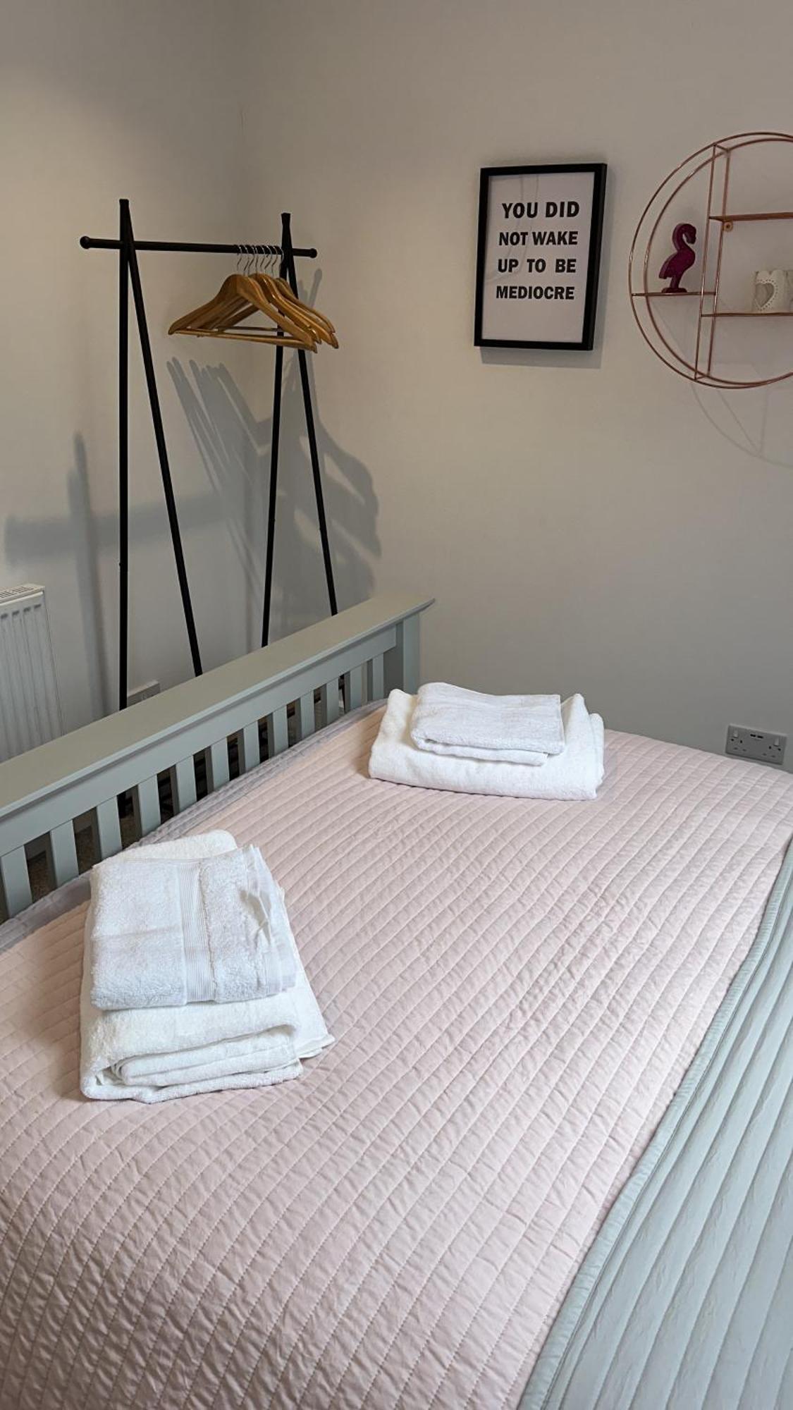 Modern Harrogate House Sleeps 10, Cinema Room & Hot Tub Dış mekan fotoğraf