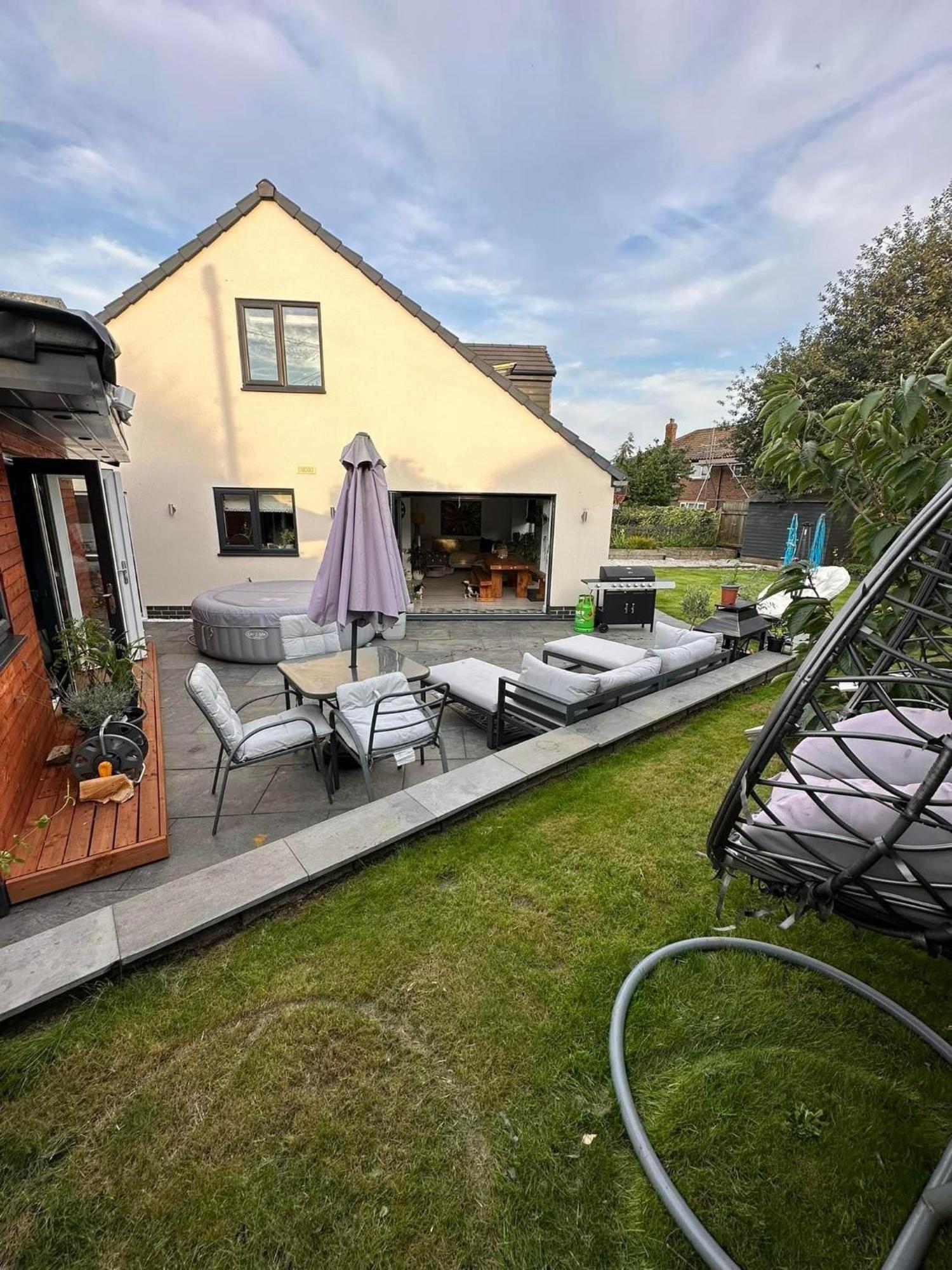 Modern Harrogate House Sleeps 10, Cinema Room & Hot Tub Dış mekan fotoğraf